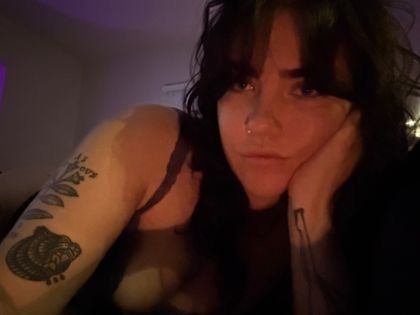 veryaveragebrunette OnlyFans picture