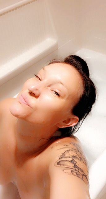 stilettosnscars OnlyFans picture