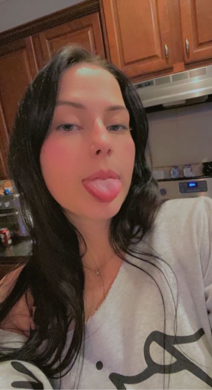 badbitchesarebornanaries OnlyFans picture