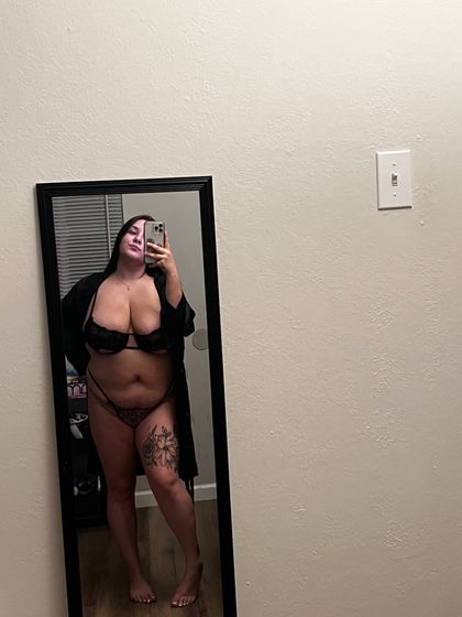 theelovelyyk OnlyFans picture