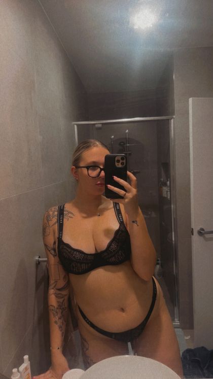 ariaflowers04 OnlyFans picture