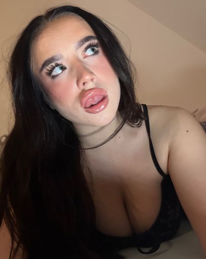 miayoursecretdom OnlyFans picture