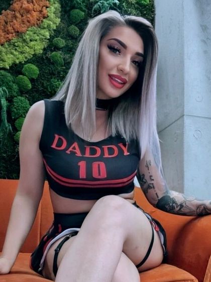 honeydeeworld OnlyFans picture