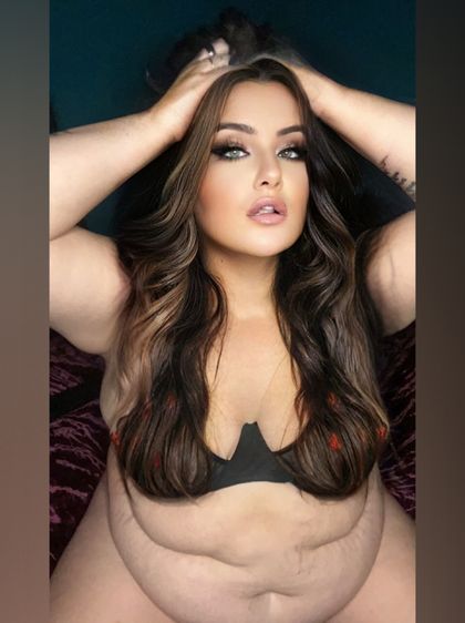 leahluxx OnlyFans picture