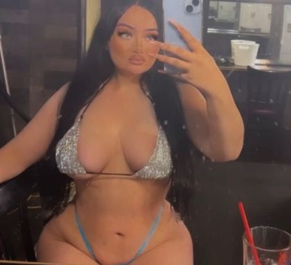 strippuhanika OnlyFans picture