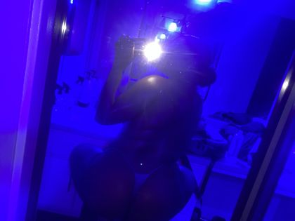 lailaredd OnlyFans picture