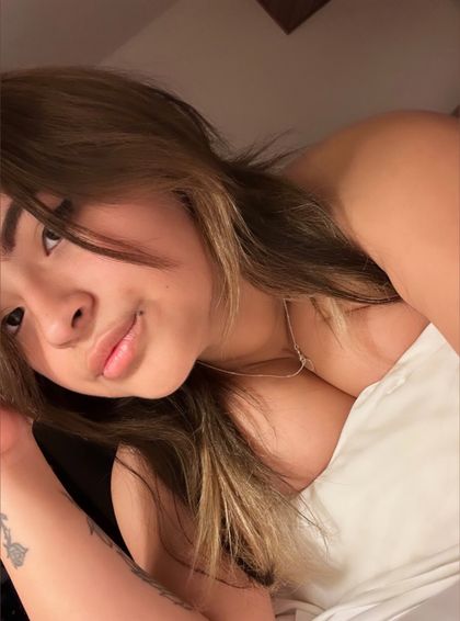 sweetwifedani OnlyFans picture