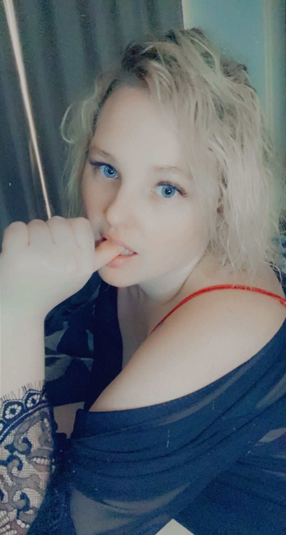 elle-free OnlyFans profile picture