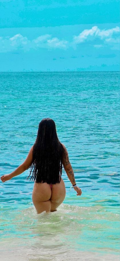 roxannegomezof OnlyFans picture