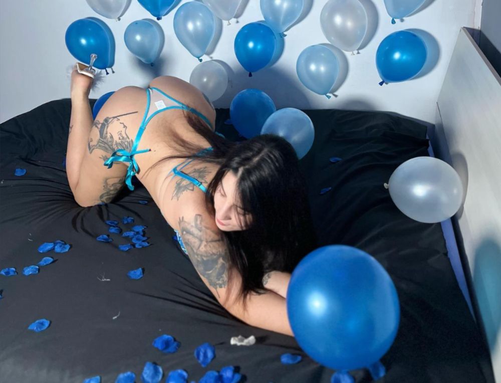 kinkyaras OnlyFans profile picture
