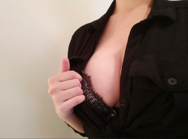 back2schoolmilktits OnlyFans profile picture