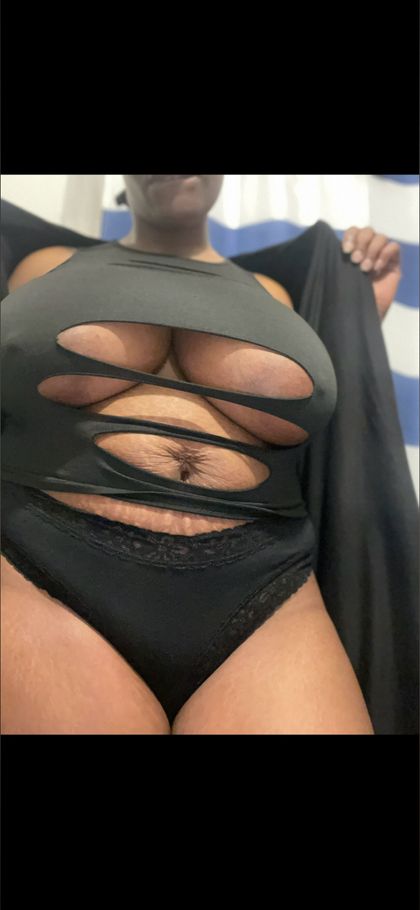 bustyebony90 OnlyFans picture