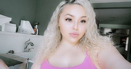 simplyveek OnlyFans picture