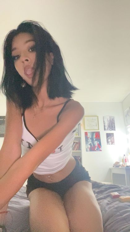 petitelatinateen OnlyFans picture