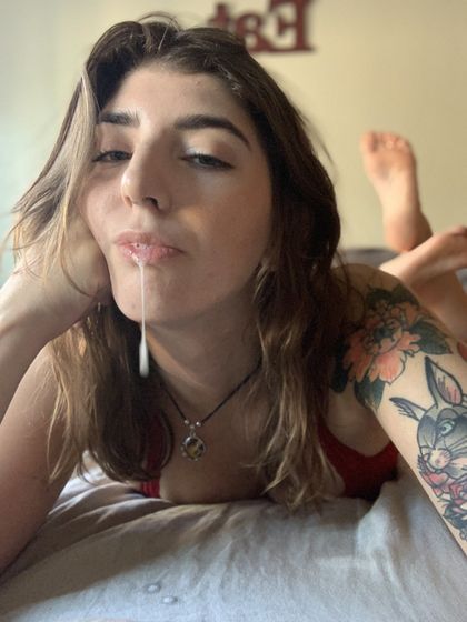 annieisok- OnlyFans picture