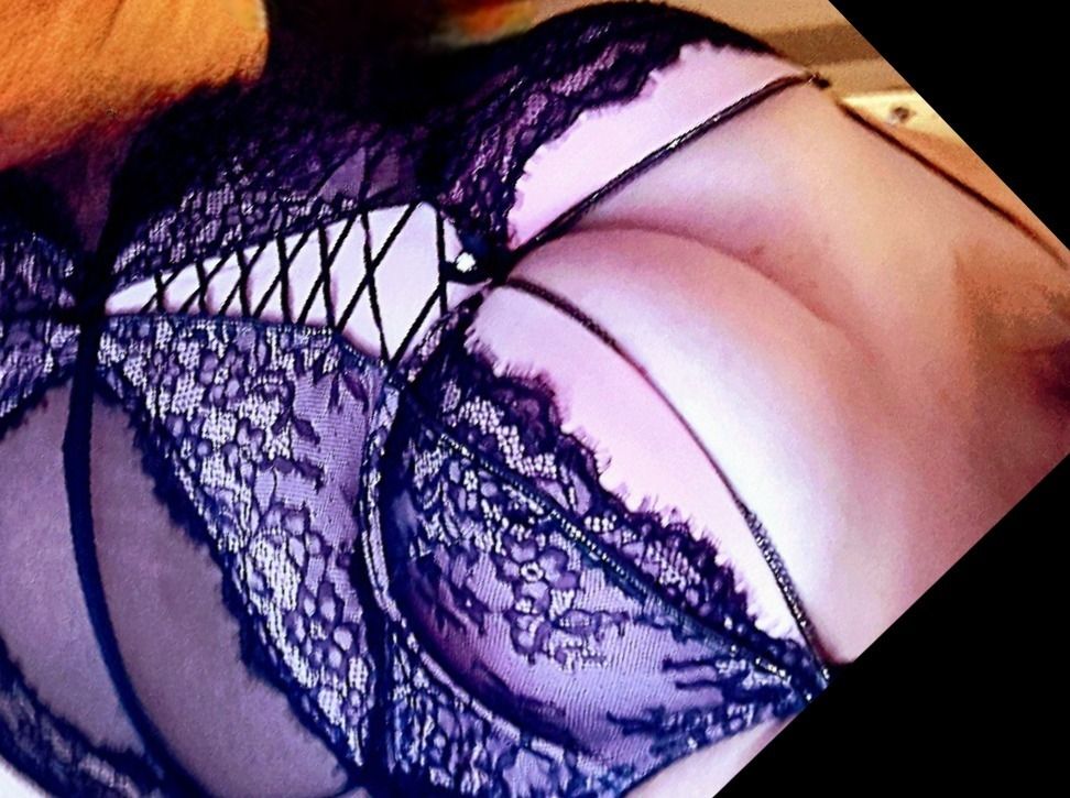 elinarose11 OnlyFans profile picture