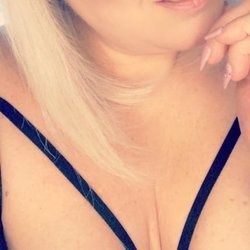 canadiancurves1 OnlyFans picture