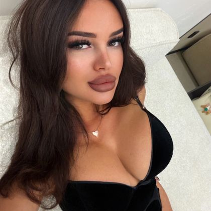julygloow OnlyFans picture