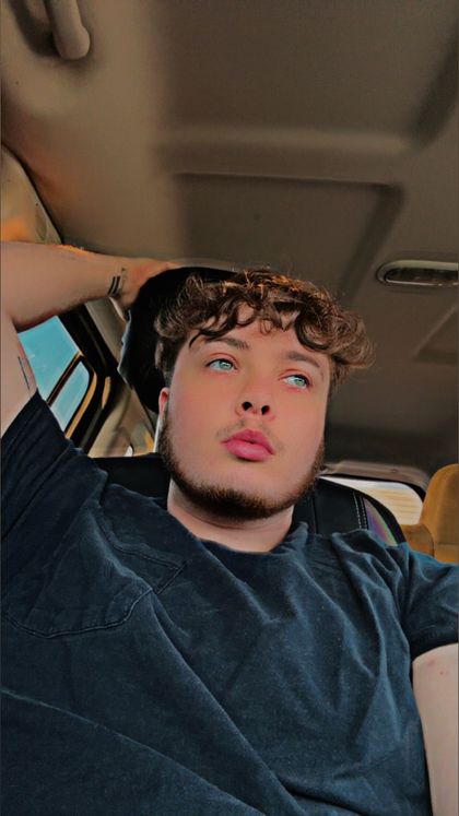 u106213105 OnlyFans picture