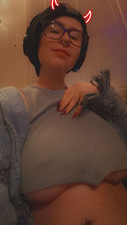 kinkylilsushi OnlyFans picture