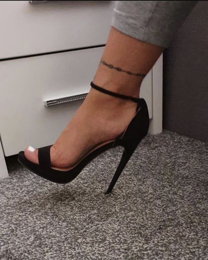 u180949753 OnlyFans picture