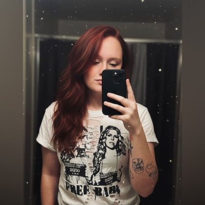 holl.y OnlyFans picture