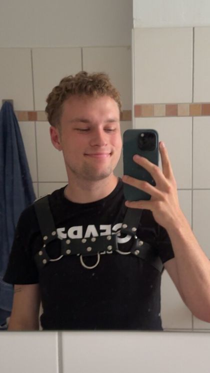 cagedczechboy OnlyFans picture
