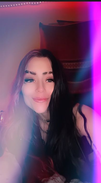 godlana OnlyFans picture