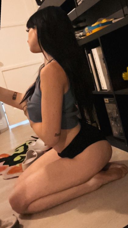 katwifey OnlyFans picture