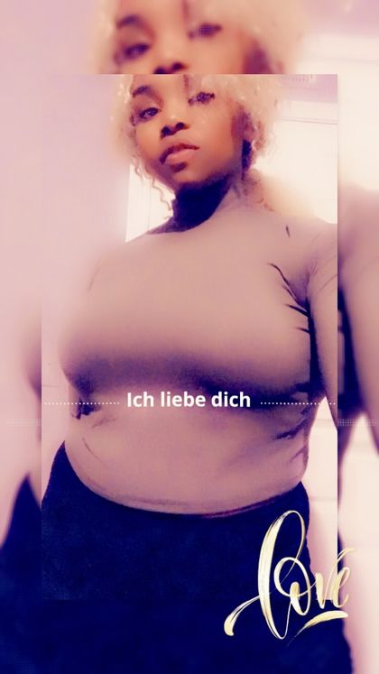 throatstroke_yumi OnlyFans picture