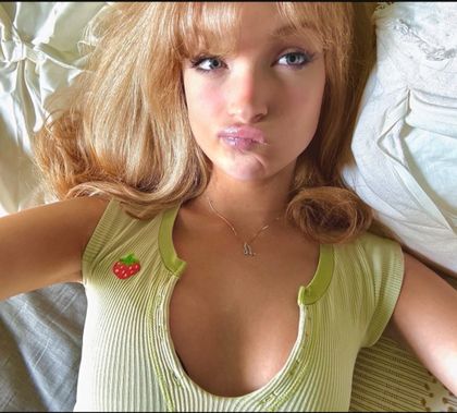 strawberrybbyx OnlyFans picture