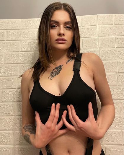 queenvictoriaa98 OnlyFans picture