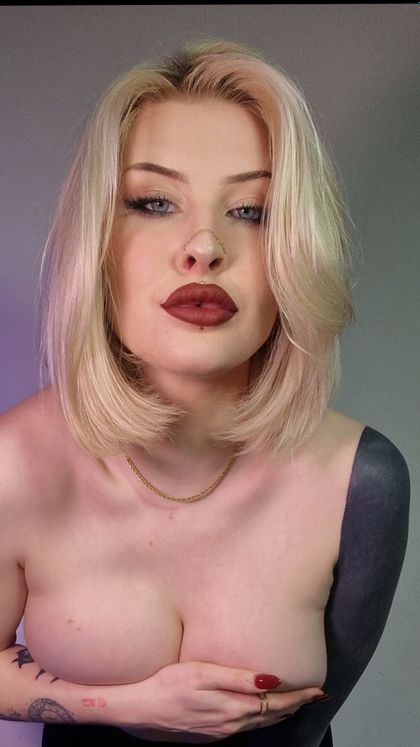 onlymistressred OnlyFans picture