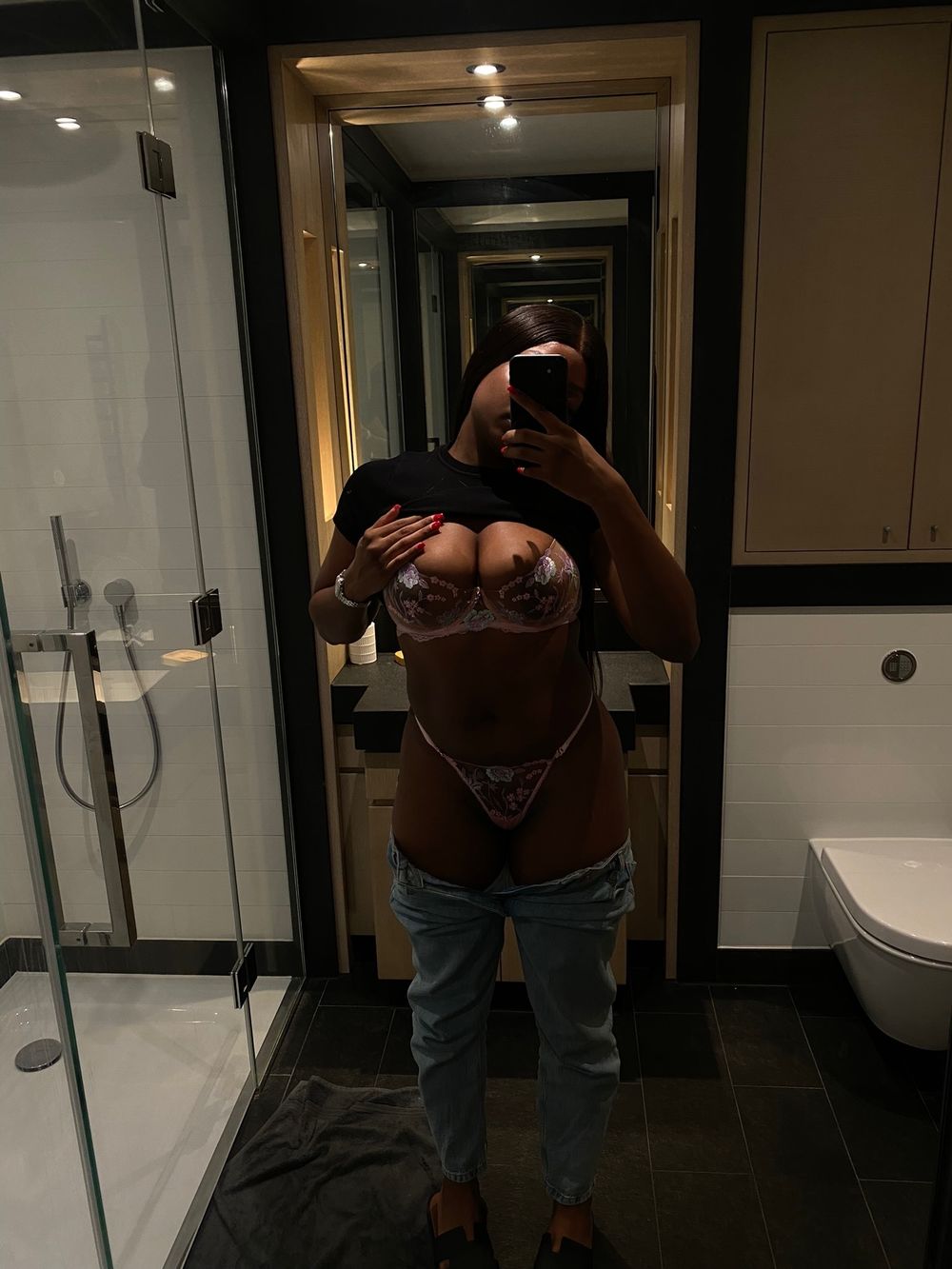 leonielavelle OnlyFans profile picture