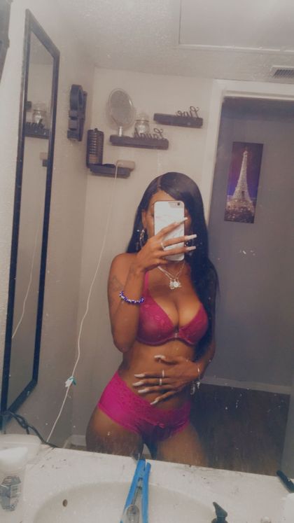 skychanel25411 OnlyFans picture