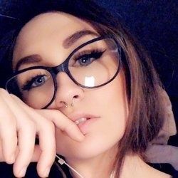 Best Bexxy OnlyFans Accounts | FansMetrics.com