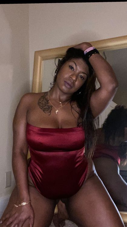 yesmadamex OnlyFans picture