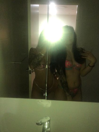jasmineandsierra OnlyFans picture