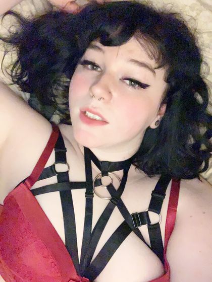 hesitantlillian OnlyFans picture