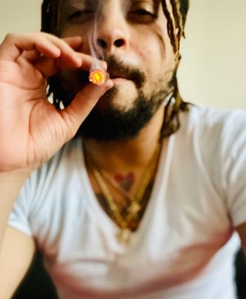 😈