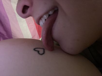 womenlovingwomen21 OnlyFans picture