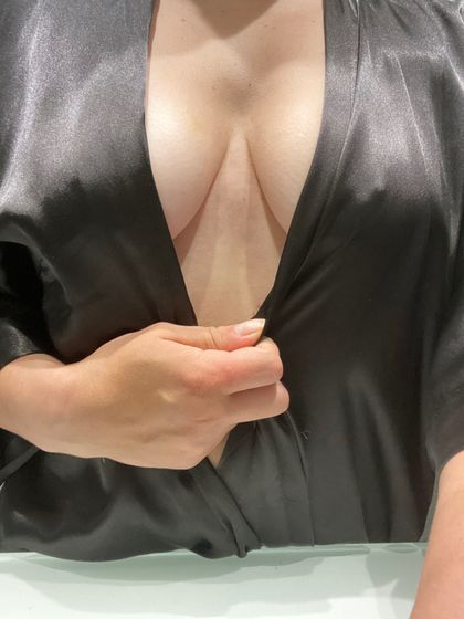 hotfrenchwife420 OnlyFans picture