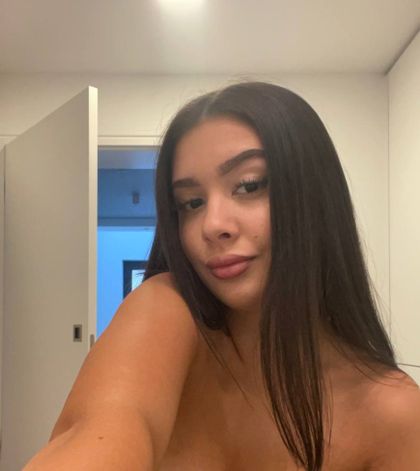 yourlittlebella OnlyFans picture