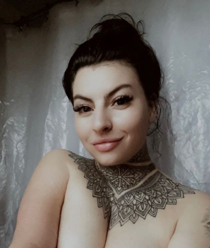 juneriot.free OnlyFans picture