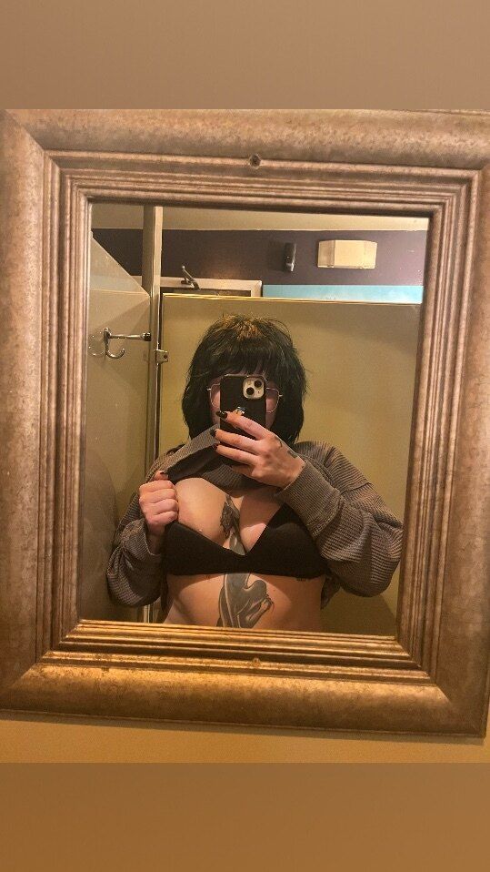 petravelour OnlyFans profile picture