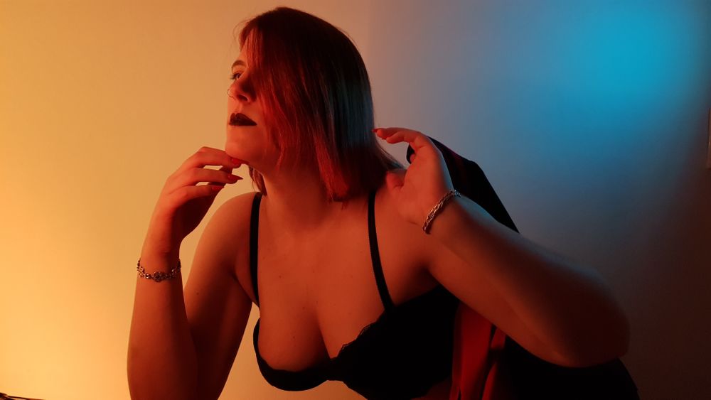 theladyinred21 OnlyFans profile picture
