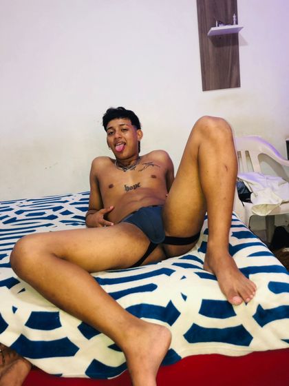 sebas2704 OnlyFans picture