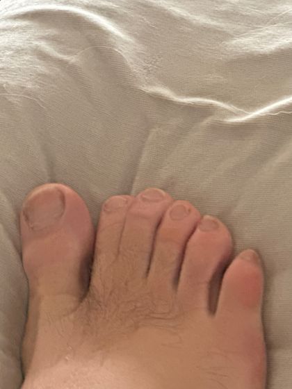twelvetoesout OnlyFans picture