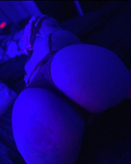 crownmequeenb OnlyFans picture