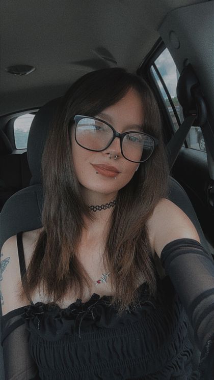 petiteemo049 OnlyFans picture